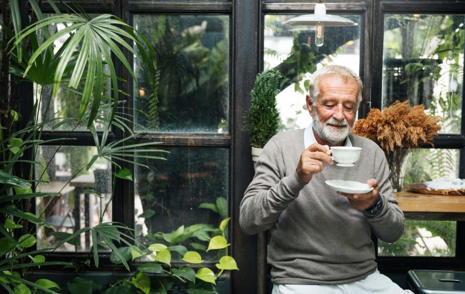 A man avoiding financial speculation
